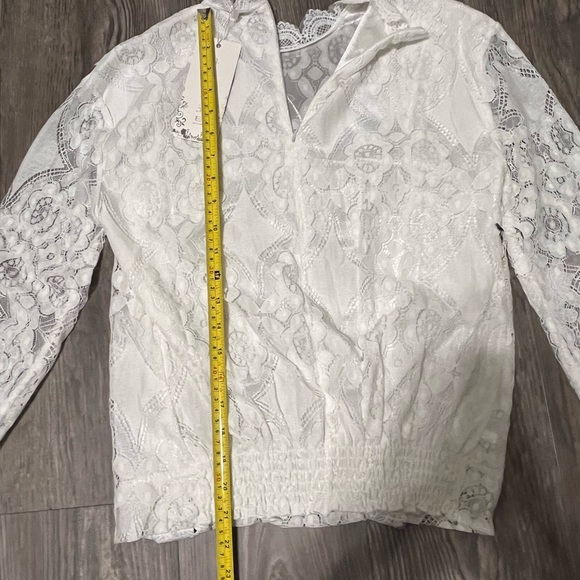 Lacy Long Sleeved Blouse - Picture 6 of 7